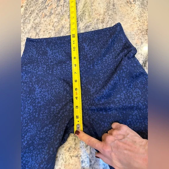 🖤 LegEnd Snake Print High-Rise Biker Shorts | Size M. Side Pockets - Picture 9 of 10